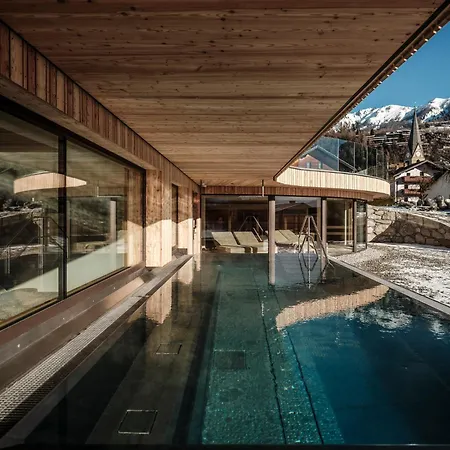 Hotel & Naturhotel Outside 4*