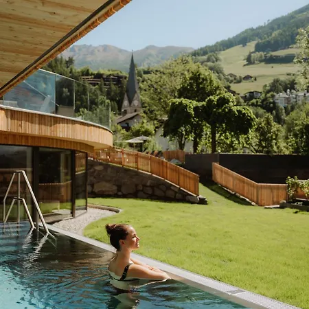 & Naturhotel Outside 4*