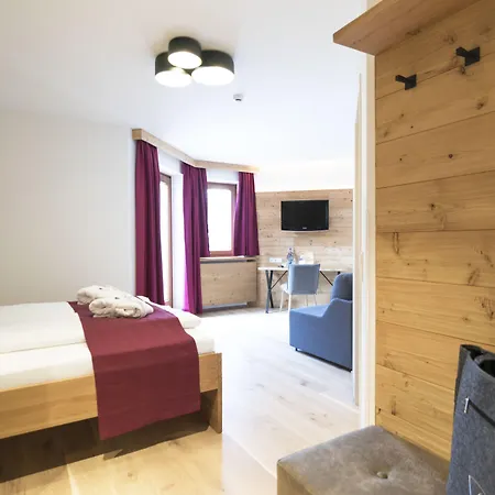 & Naturhotel Outside فندق 4*