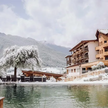 & Naturhotel Outside