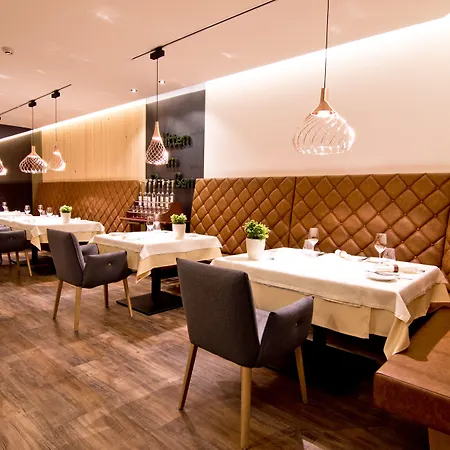 & Naturhotel Outside Hotell Matrei in Osttirol