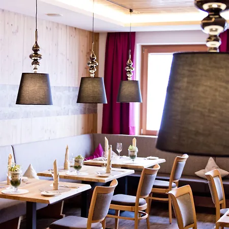 & Naturhotel Outside